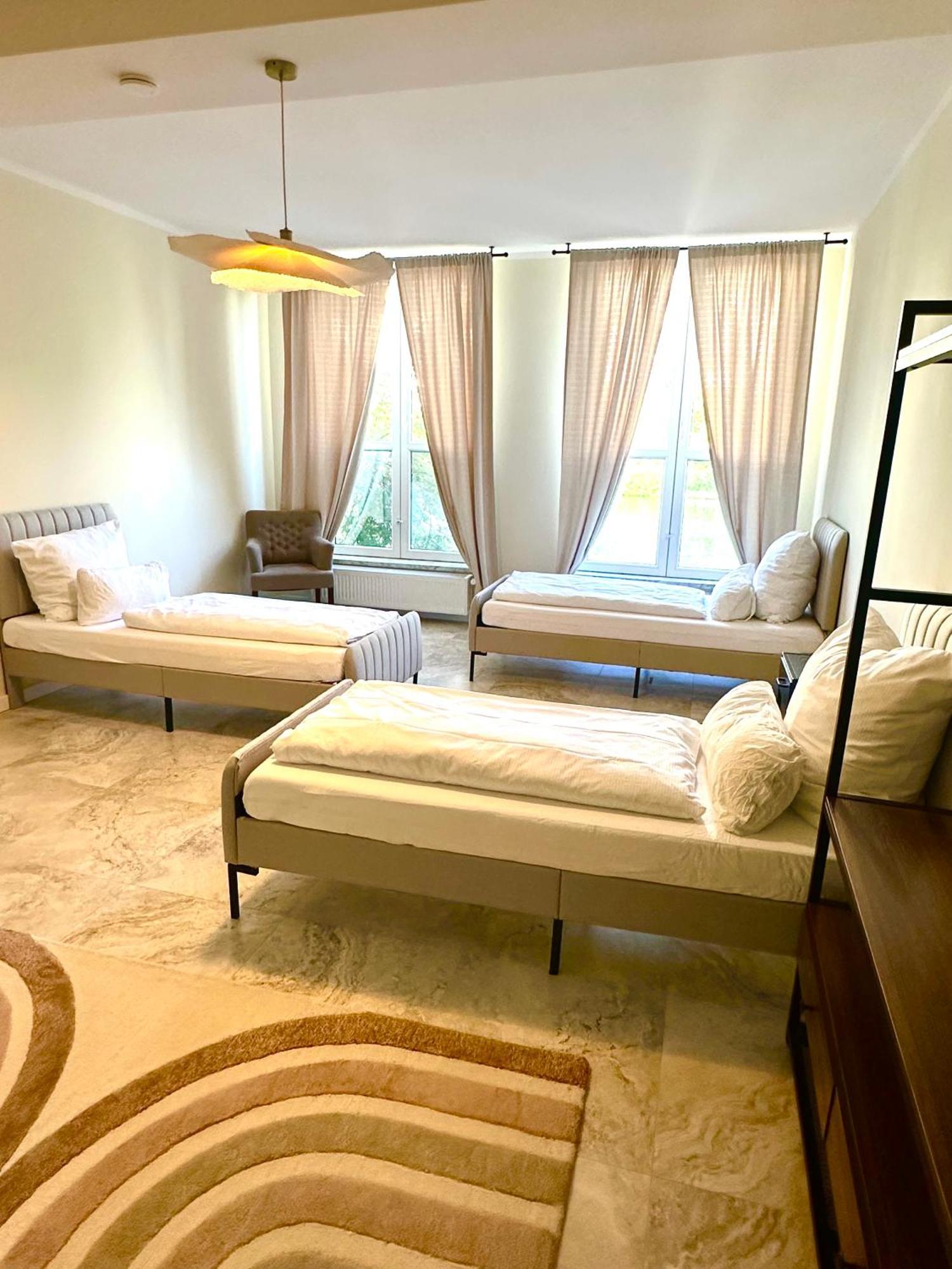 Sanierte 5 Zimmer Luxus Standard Apartment Auf 350Qm Hamburgo Exterior foto